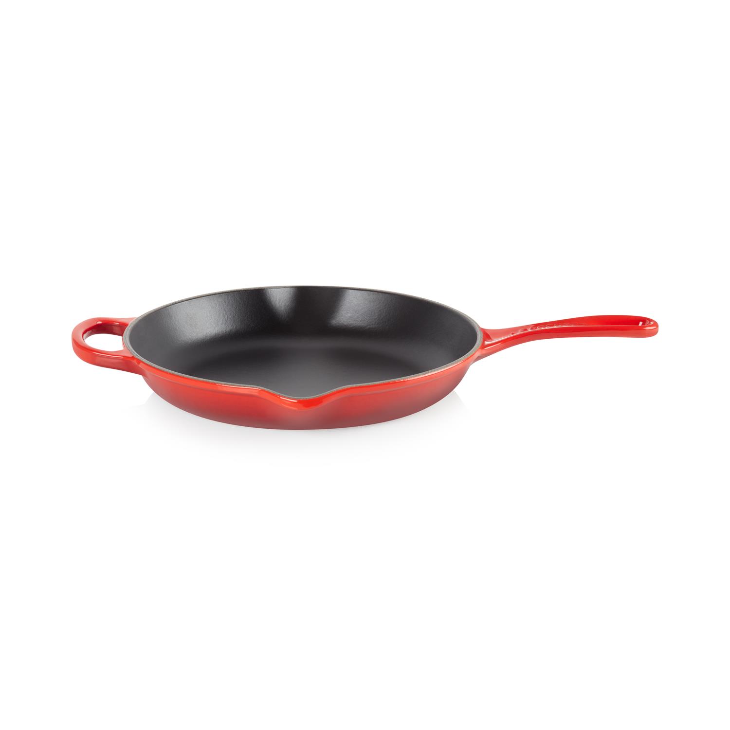 Le Creuset Signature Cast Iron Frying Pan with Metal Handle 26cm